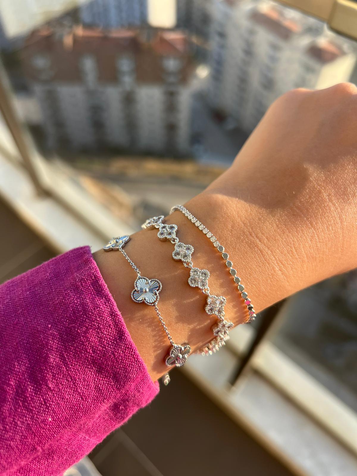 VIP İnce Taşlı Ezme Model Bileklik - Görsel 2