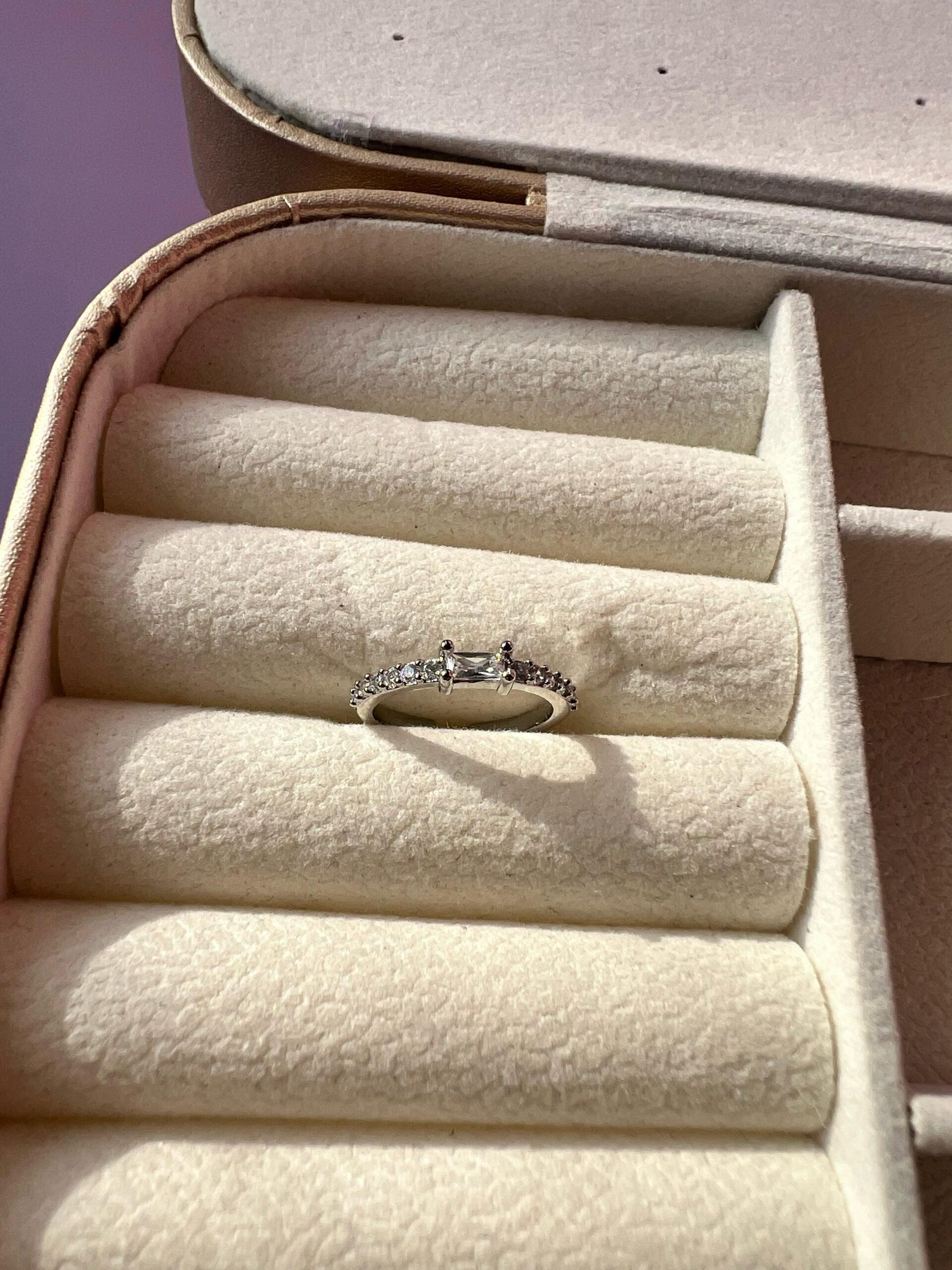 Çelik Taşlı Serçe Parmak Yüzük - Görsel 5