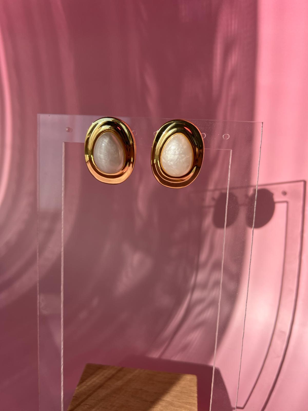 VIP Beyaz Büyük Küpe - Görsel 3