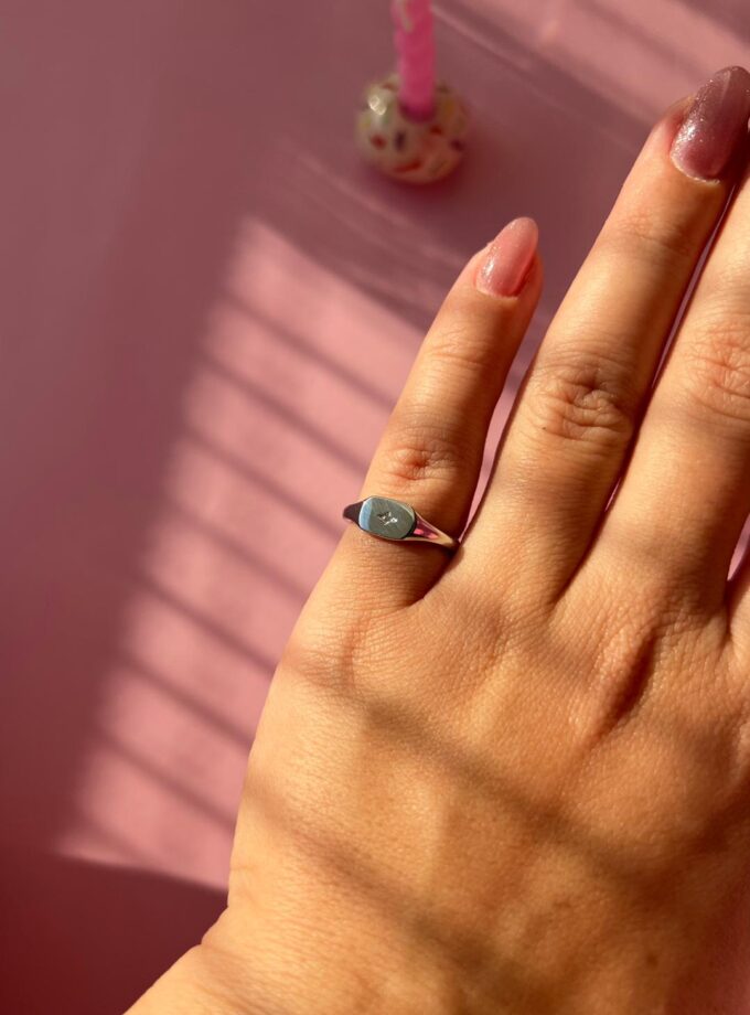 Çelik Minik Taşlı Serçe Parmak Yüzük