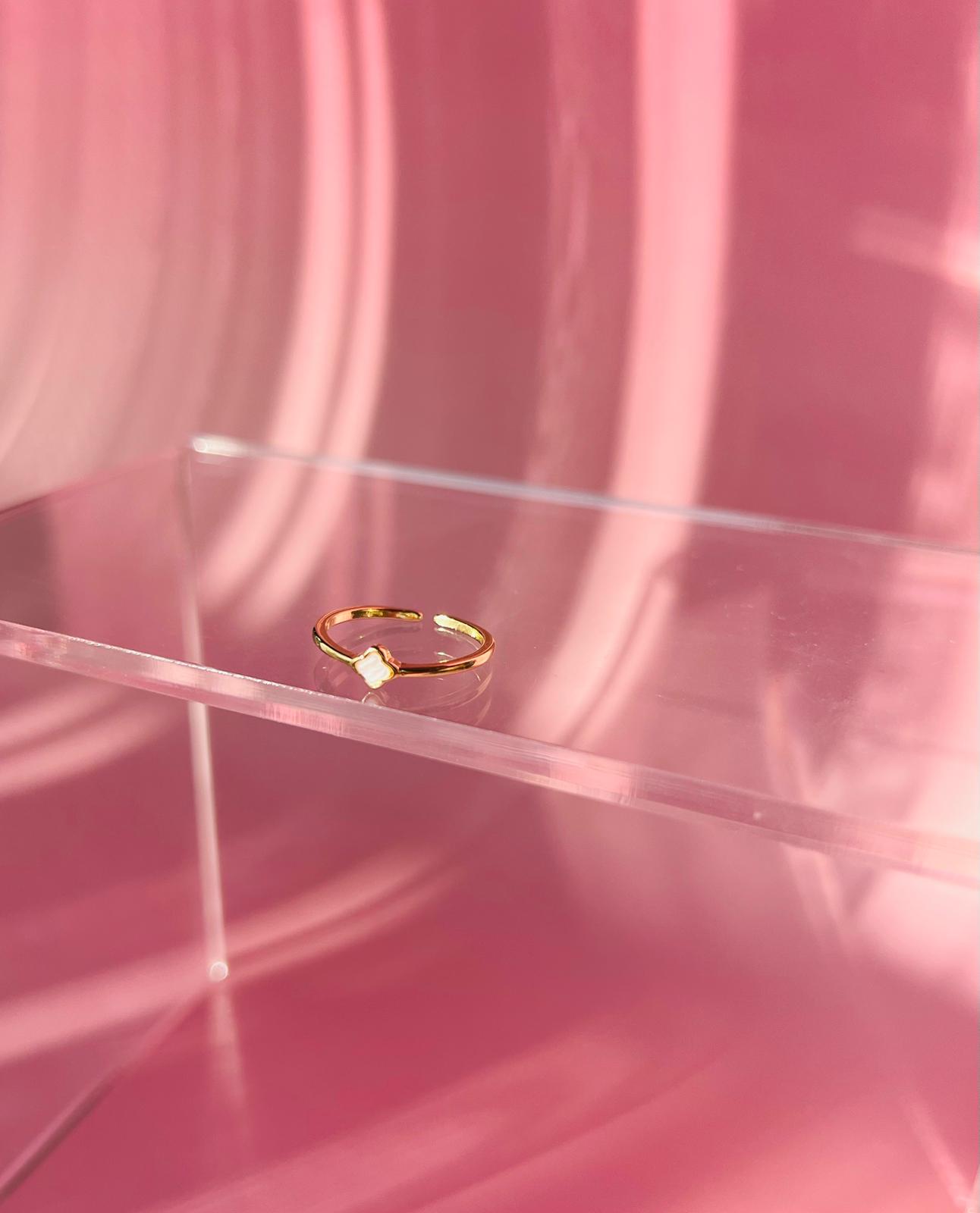 Çelik Minik Tek Yonca Model Yüzük