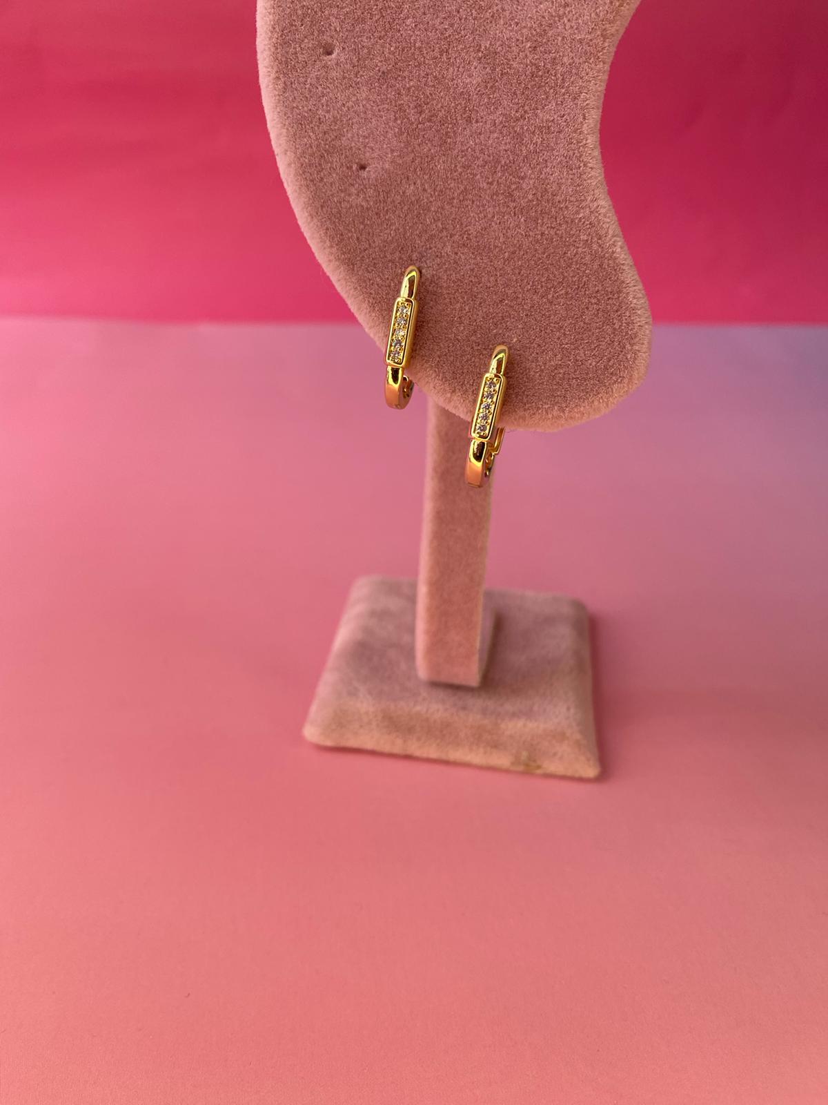 VIP Taşlı Model Küpe - Görsel 6