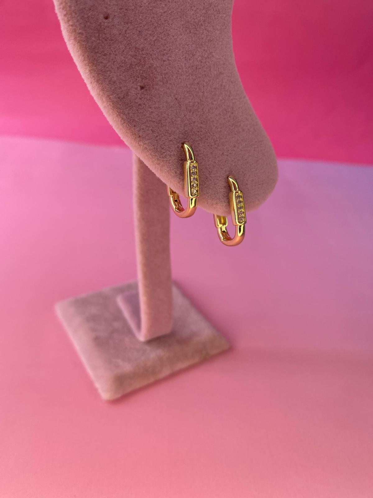 VIP Taşlı Model Küpe - Görsel 4