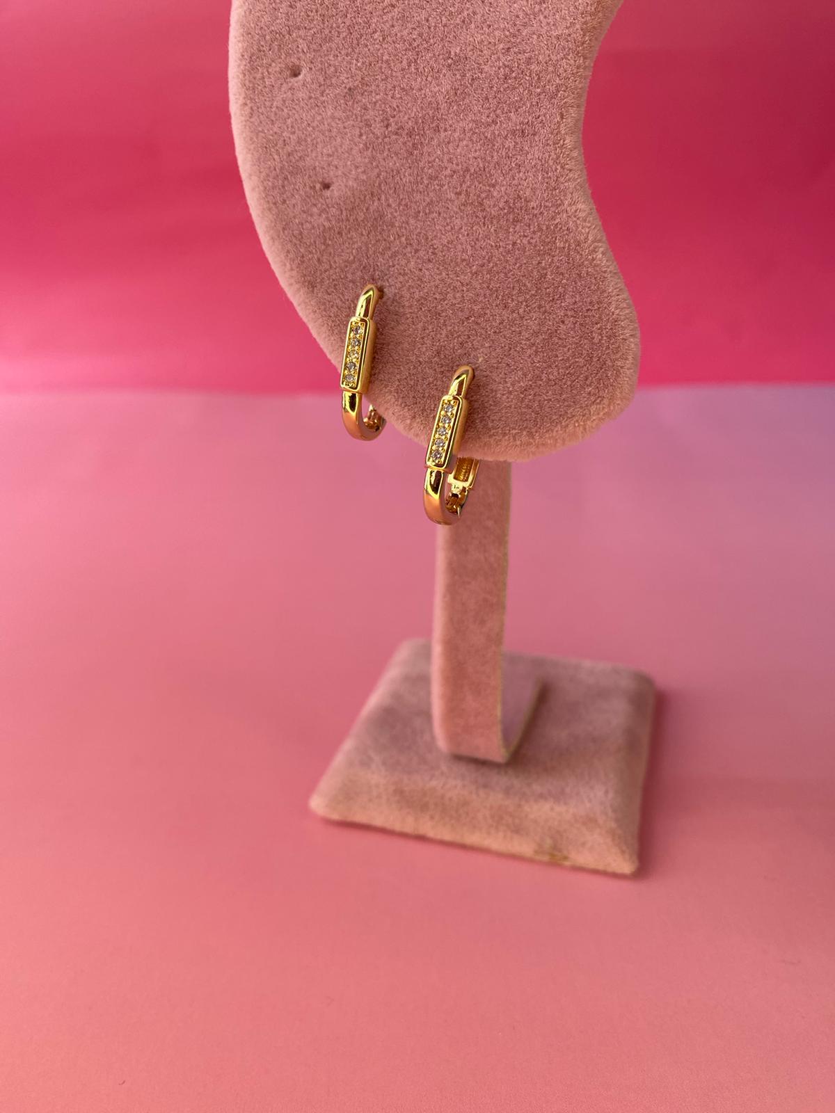 VIP Taşlı Model Küpe - Görsel 5