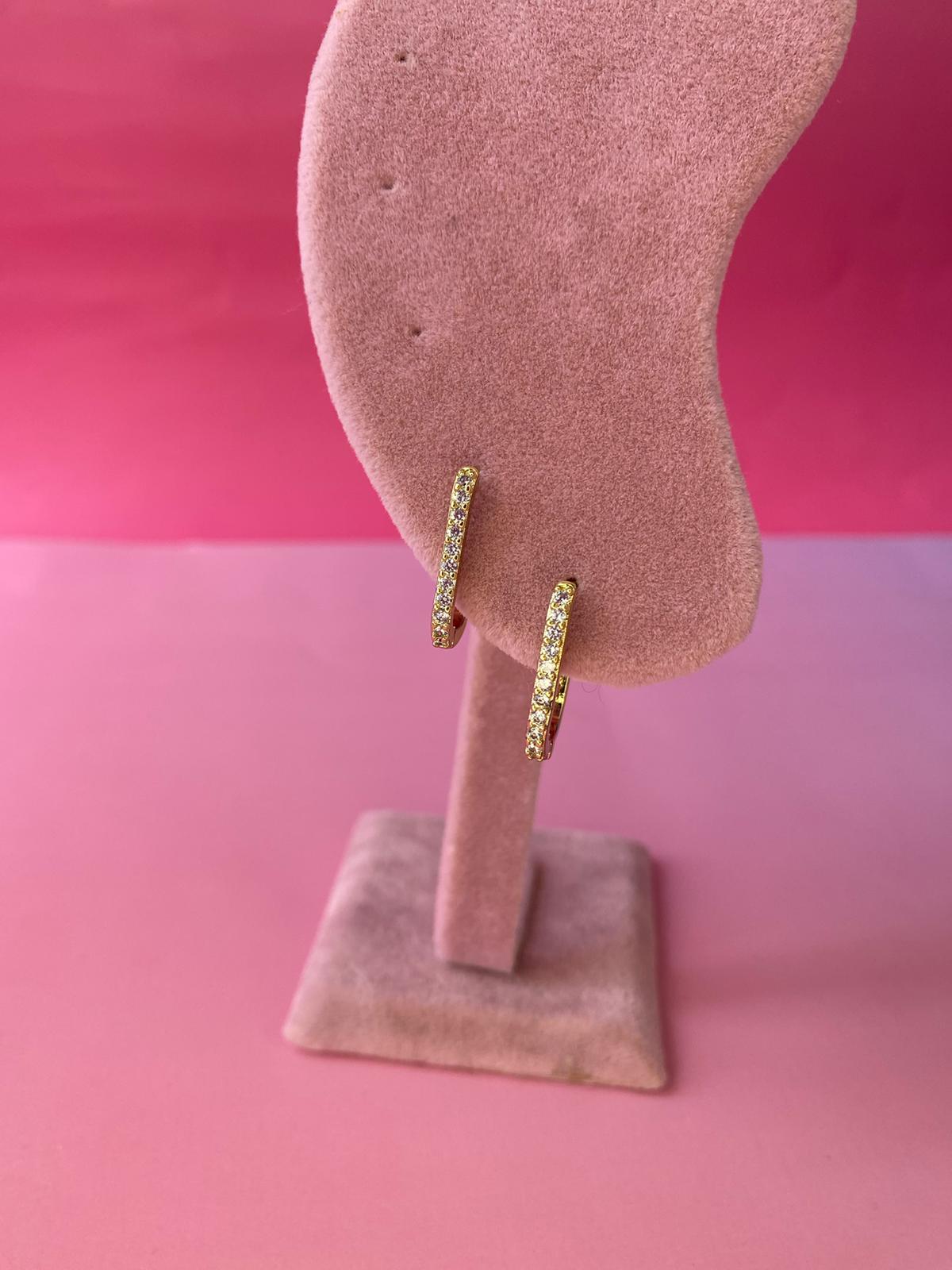 VIP Oval Taşlı Küpe - Görsel 4