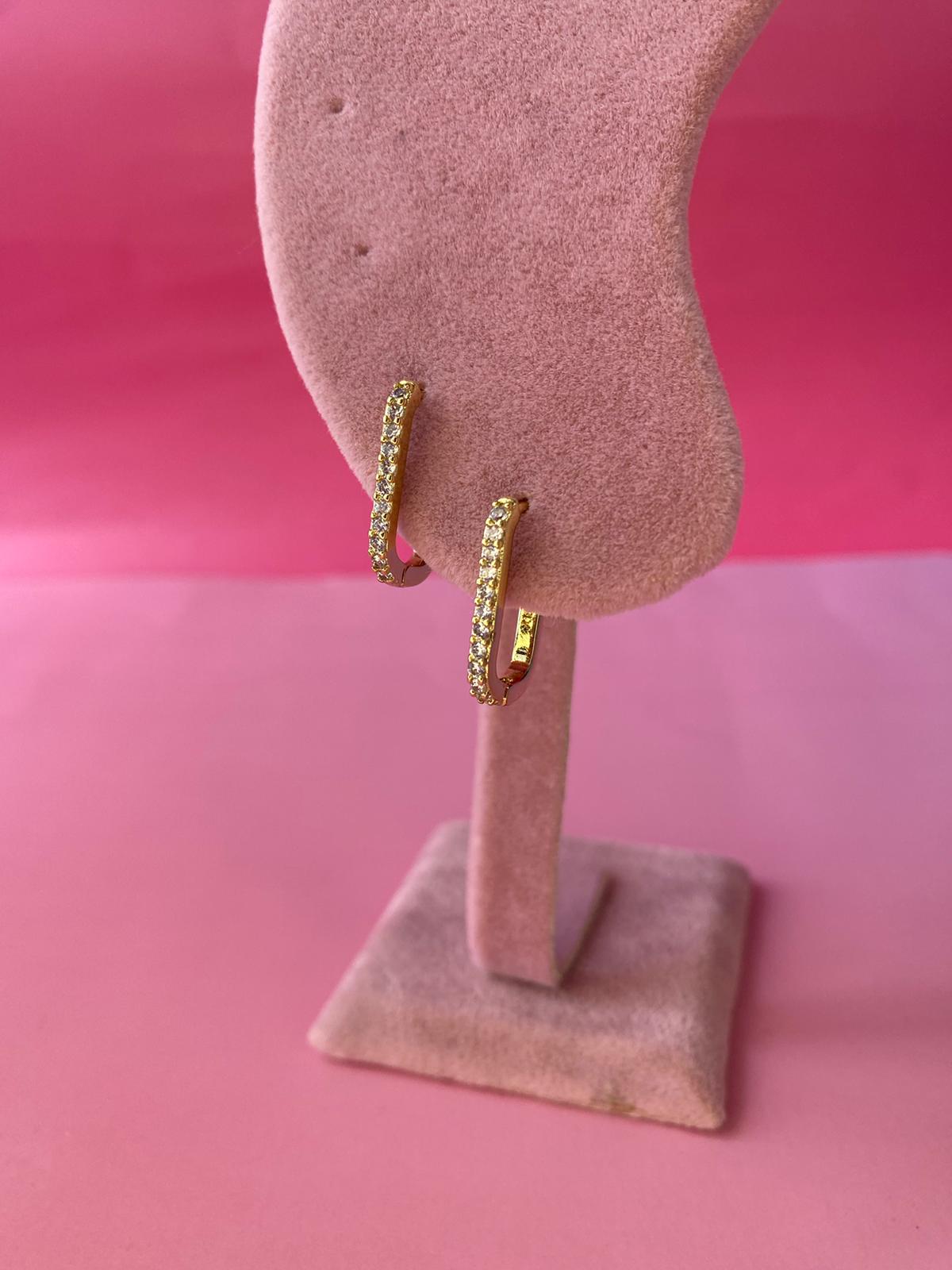 VIP Oval Taşlı Küpe - Görsel 3