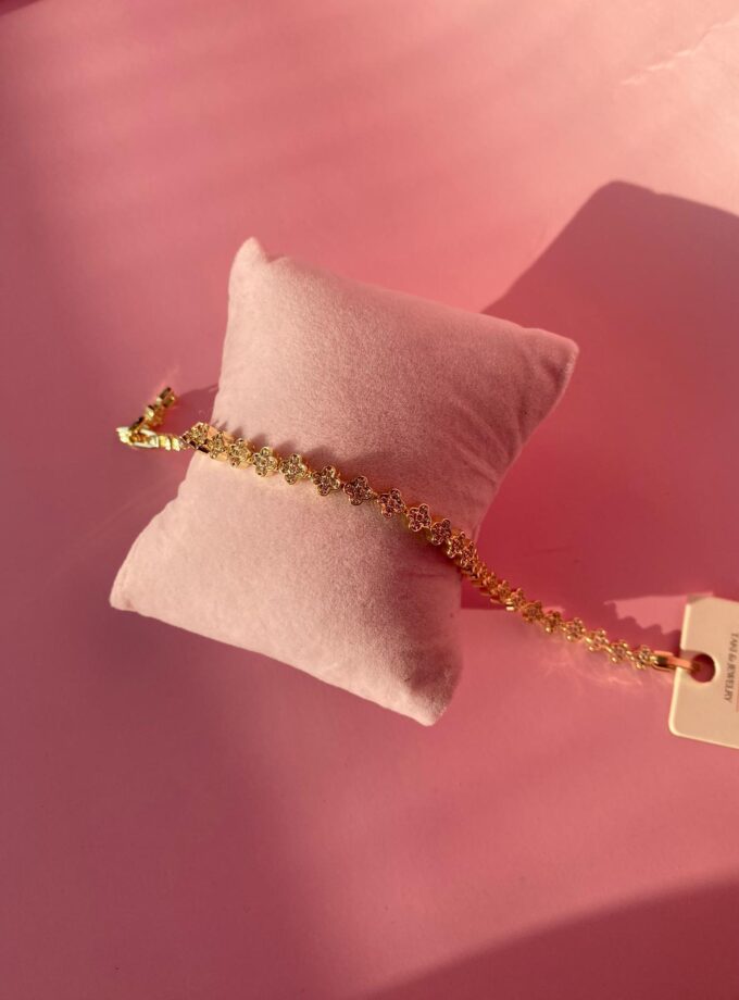 Taş Detaylı Yonca Bileklik