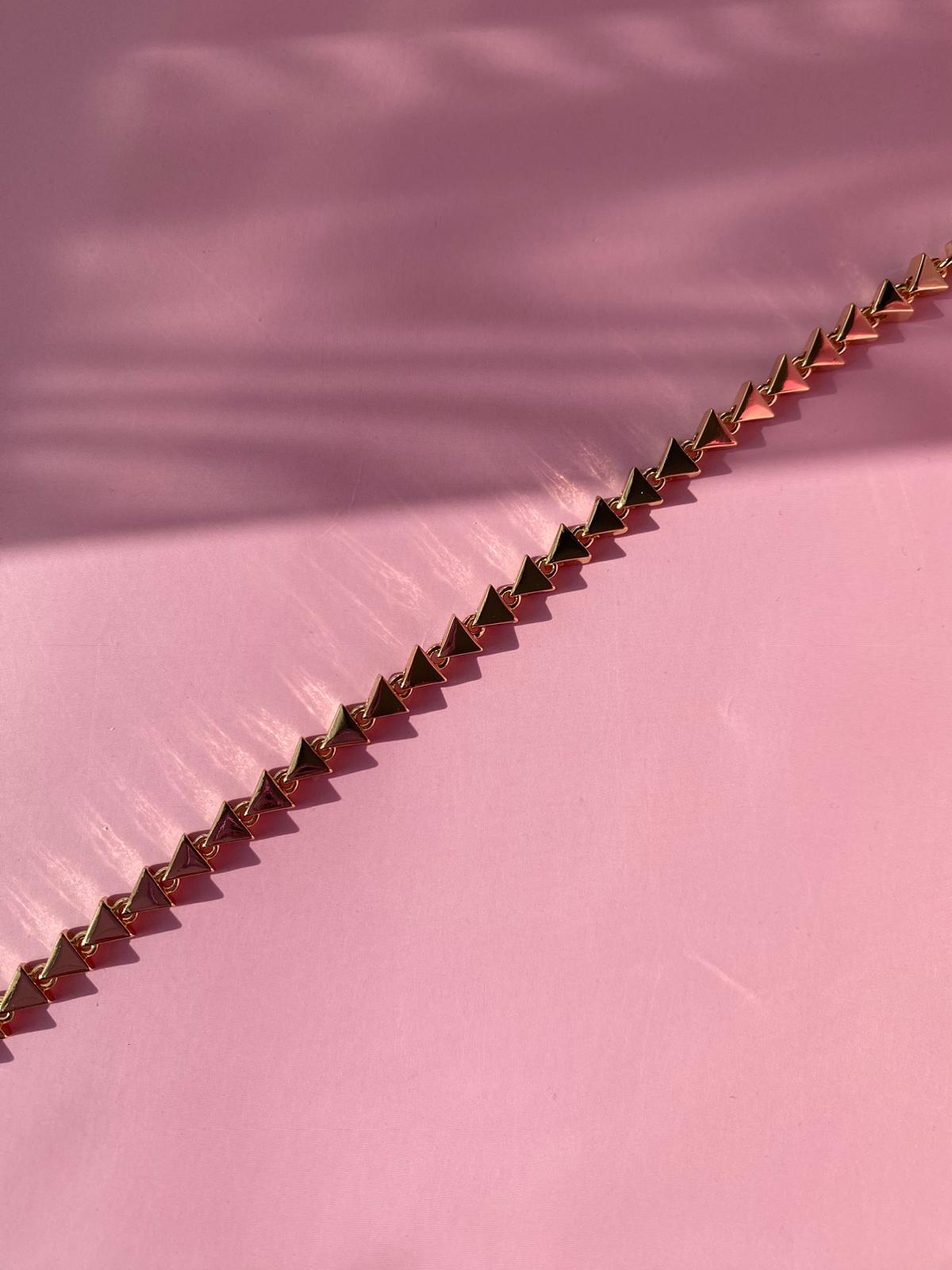 Gold Üçgen Bileklik - Görsel 5