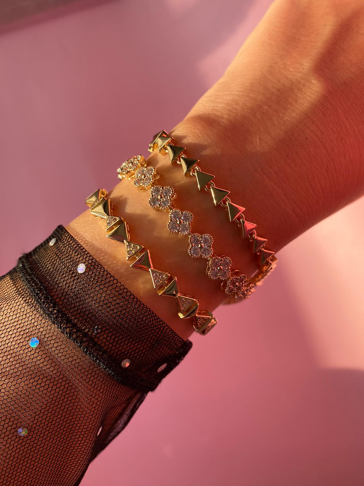 Gold Üçgen Bileklik - Görsel 3