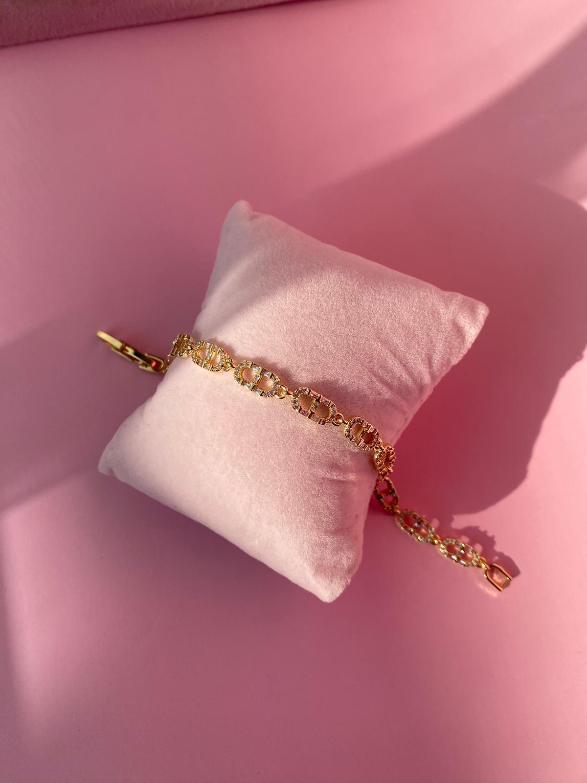 Oval Baget Taş İşlemeli Bileklik