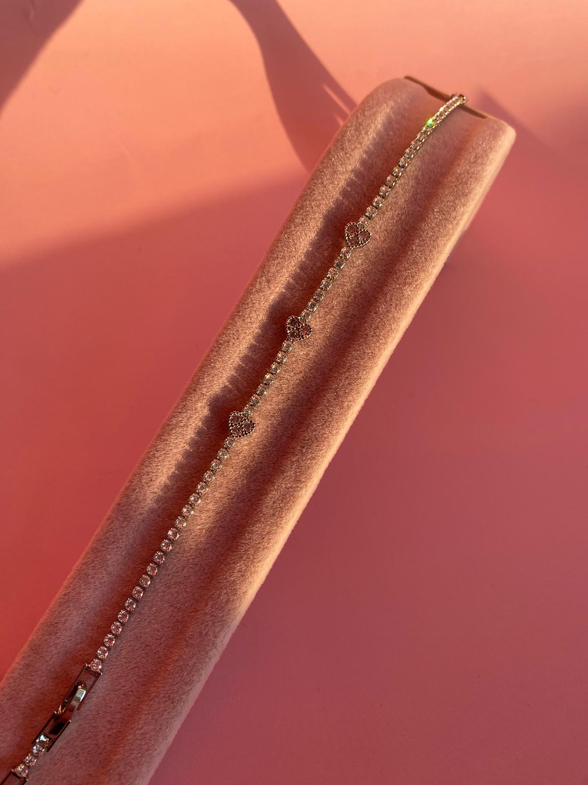 Çoklu Kalpli Taşlı İnce Su Yolu Bileklik - Görsel 3