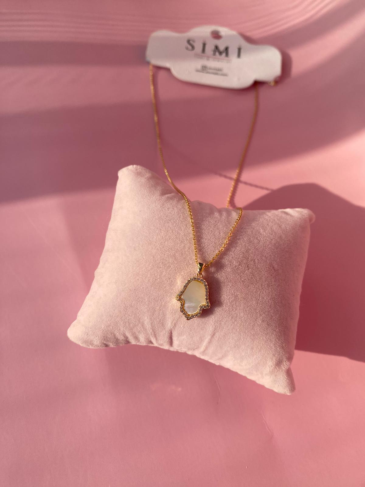 VIP Fatma'nın Eli Kolye