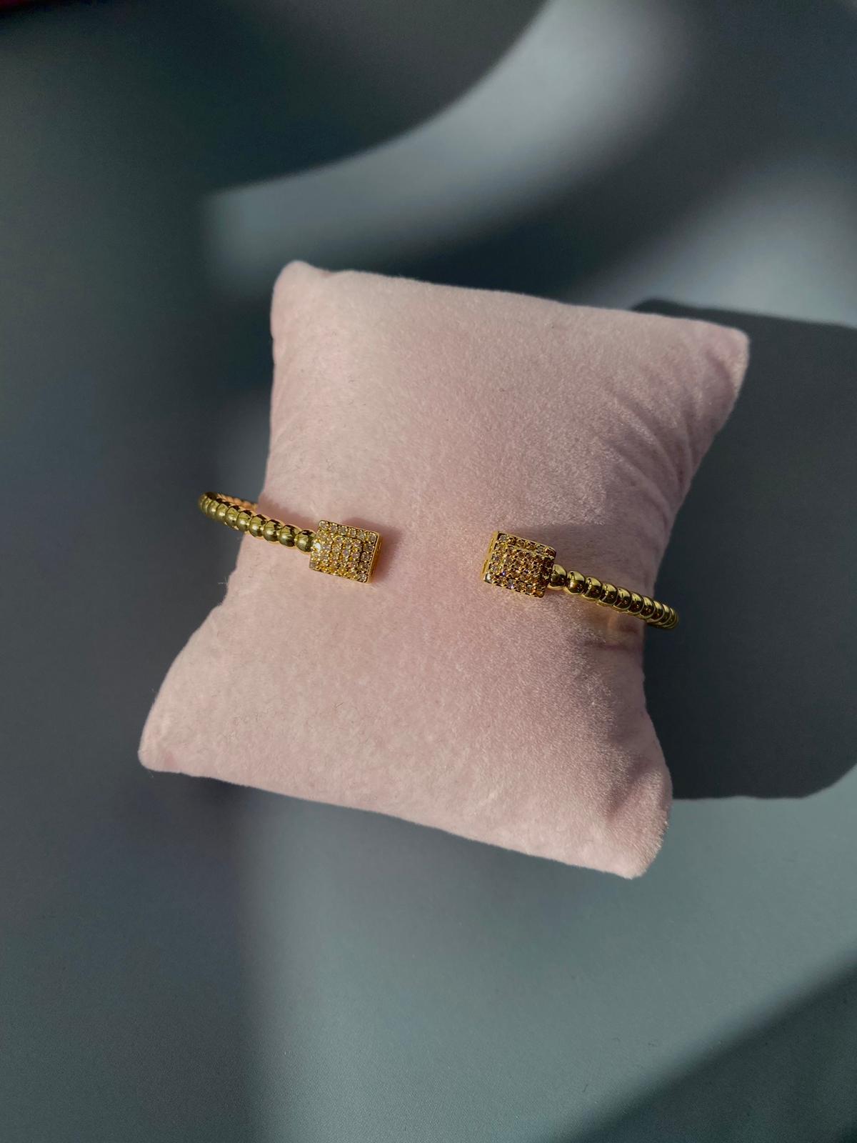 Çift Kare Taşlı Kelepçe Bileklik