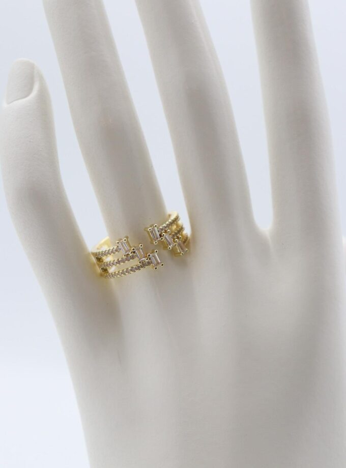 Çoklu Taşlı Pırlanta Görünümlü Yüzük