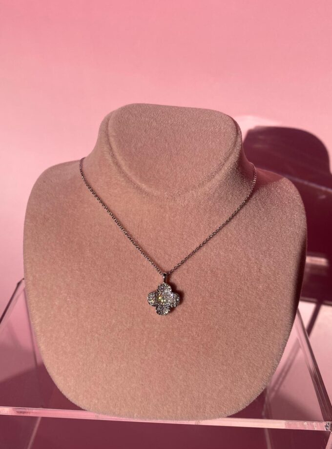 Silver Taşlı Yonca Model Kolye