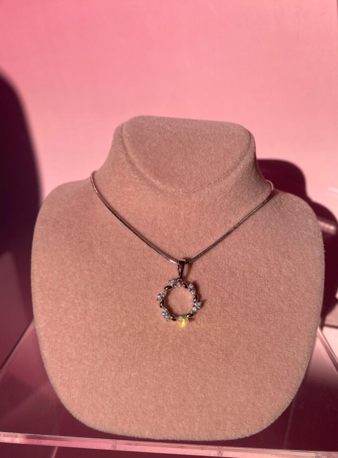 Silver Taşlı Çiçek Kolye