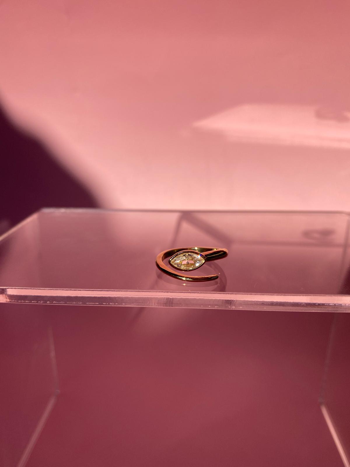Markiz Taşlı Gold Yüzük