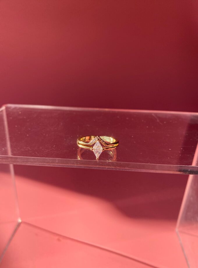 Nuvé Gold Ring